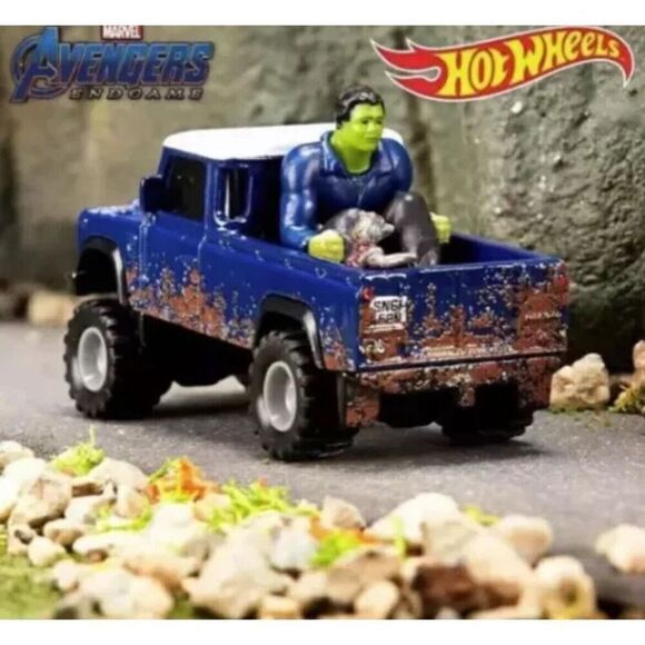 Mattel Hot Wheels Marvel Land Rover Defender 110 Pick Up Truck Hulk Rocket SDCC - Picture 1 of 1
